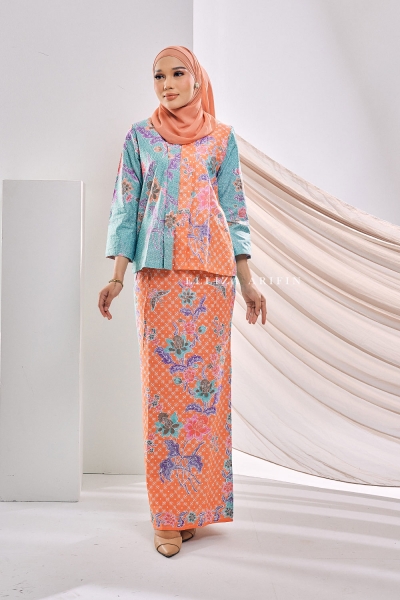 Flowery Kebaya Batik in Daisy